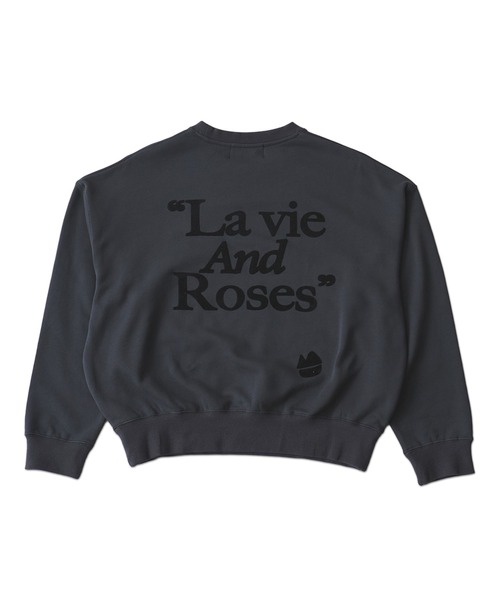 ROOPTOKYO（ループトウキョウ）の「EMILY IN PARIS × FUDGE / PHOTO SWEAT SHIRT/La vie and ROSES スウェット トレーナー 秋物 秋服 2026年秋冬（スウェット・レディース・スミクロ・FREE）」の2枚目の写真