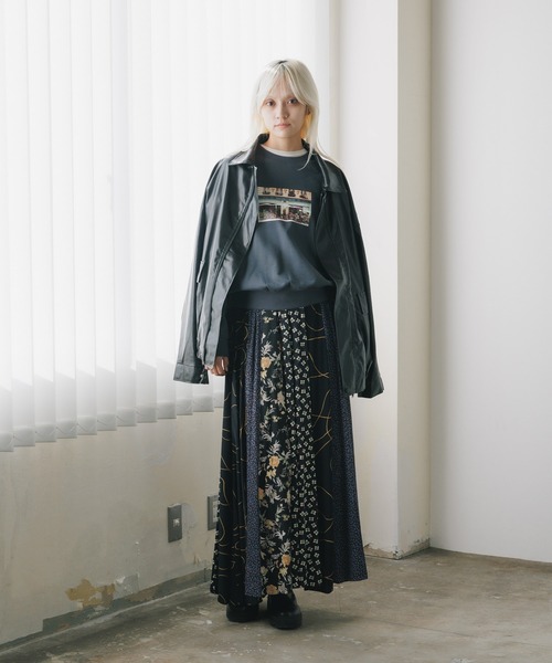 ROOPTOKYO（ループトウキョウ）の「EMILY IN PARIS × FUDGE / PHOTO SWEAT SHIRT/La vie and ROSES スウェット トレーナー 秋物 秋服 2026年秋冬（スウェット・レディース・スミクロ・FREE）」の7枚目の写真
