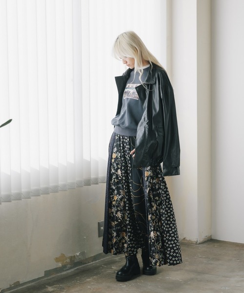 ROOPTOKYO（ループトウキョウ）の「EMILY IN PARIS × FUDGE / PHOTO SWEAT SHIRT/La vie and ROSES スウェット トレーナー 秋物 秋服 2026年秋冬（スウェット・レディース・スミクロ・FREE）」の8枚目の写真