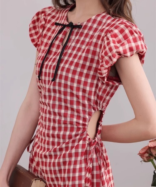 GEMEDA(ジェメダ)の「ウエストカットリボンチェックワンピース(ワンピース・レディース・レッド・M)」の3枚目の写真