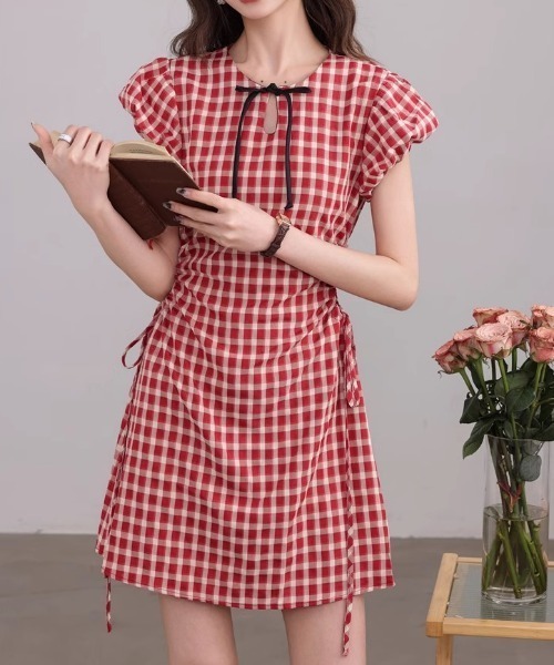 GEMEDA(ジェメダ)の「ウエストカットリボンチェックワンピース(ワンピース・レディース・レッド・M)」の9枚目の写真