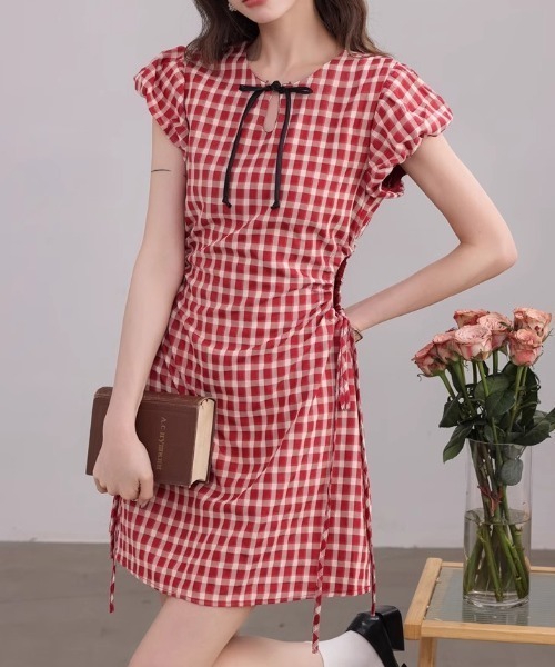 GEMEDA(ジェメダ)の「ウエストカットリボンチェックワンピース(ワンピース・レディース・レッド・M)」の13枚目の写真