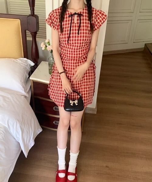 GEMEDA(ジェメダ)の「ウエストカットリボンチェックワンピース(ワンピース・レディース・レッド・M)」の19枚目の写真