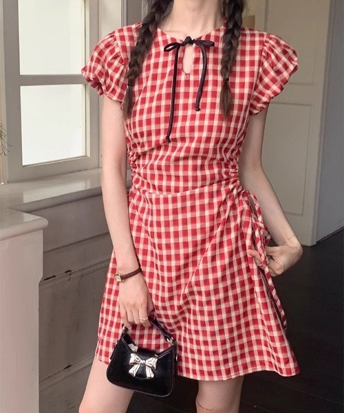 GEMEDA(ジェメダ)の「ウエストカットリボンチェックワンピース(ワンピース・レディース・レッド・M)」の21枚目の写真