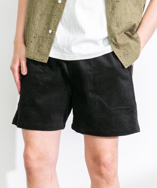 URBAN RESEARCH Sonny Label（アーバンリサーチサニーレーベル）の「コーデュロイイージーバギーショートパンツ（その他パンツ・メンズ・ブラック/オフホワイト/ブルー/グレー/ピンク・MEDIUM/LARGE）」の21枚目の写真