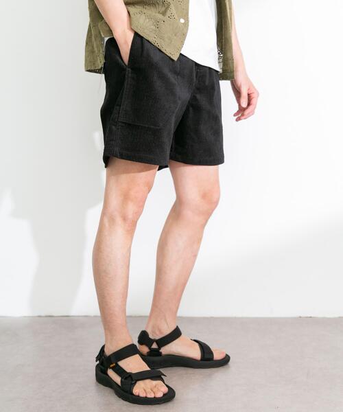 URBAN RESEARCH Sonny Label（アーバンリサーチサニーレーベル）の「コーデュロイイージーバギーショートパンツ（その他パンツ・メンズ・ブラック/オフホワイト/ブルー/グレー/ピンク・MEDIUM/LARGE）」の22枚目の写真