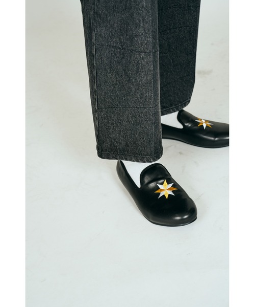 THRIFTY LOOK(スリフティールック)の「THRIFTY LOOK / スリフティールック "STAR"OPERA PUMPS(スリッポン・メンズ・ブラック系1/ブラック・10/9/5/6)」の1枚目の写真