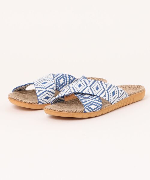 and it_（アンドイット）の「ダイヤ柄クロスベルトジュートサンダル（サンダル・レディース・レッド/ブルー/ライトグリーン/ブラック系・M/L）」の3枚目の写真