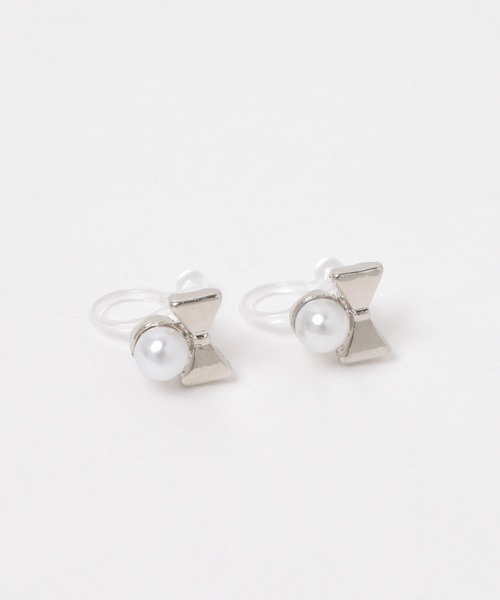 FOREVER 21(フォーエバー トゥエンティーワン)の「ミニリボンノンホールピアス(ピアス(両耳用)・レディース・ゴールド/シルバー・FREE)」の2枚目の写真