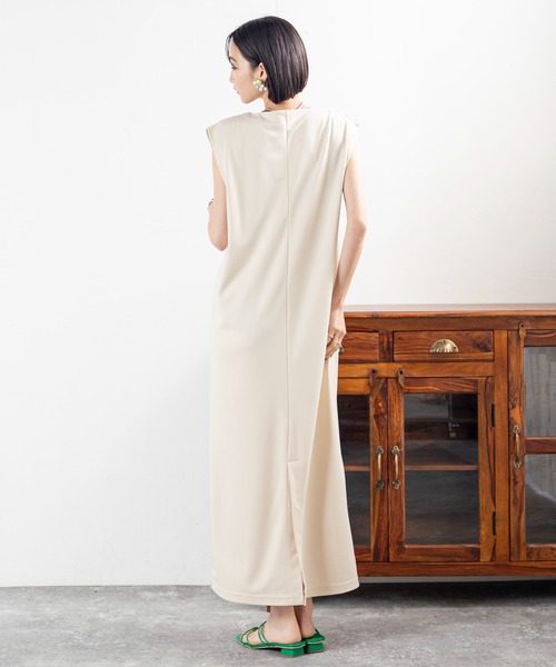 ［値下］cavezarosso ✖︎ chikaコラボ　シャーリングミニワンピース 希少】cavezarosso × chikaコラボ シャーリングミニワンピース