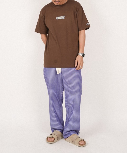 #Re:room（リルーム）の「デゼルトロゴプリントTシャツ（Tシャツ/カットソー・メンズ・ブラウン/オフホワイト/サックスブルー・M-L/S-M/L-XL）」の4枚目の写真