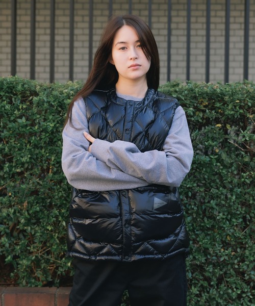 and wander(アンドワンダー)の「and wander/アンドワンダー diamond stitch down vest ダウンベスト キルティングベスト(ダウンベスト・レディース・ブラック・L)」の4枚目の写真