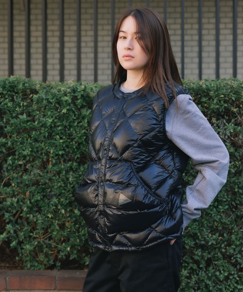and wander(アンドワンダー)の「and wander/アンドワンダー diamond stitch down vest ダウンベスト キルティングベスト(ダウンベスト・レディース・ブラック・L)」の5枚目の写真