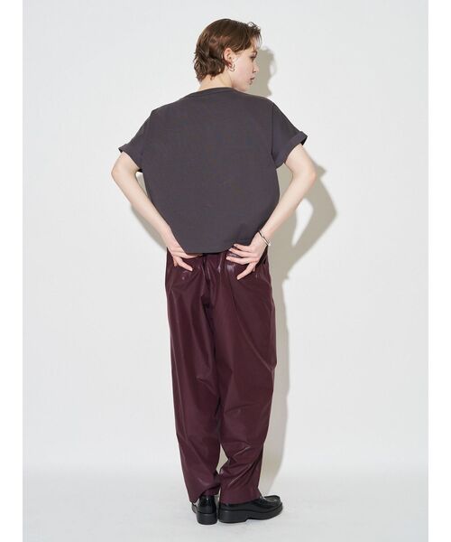 ELENDEEK（エレンディーク）の「ロールアップTカットソー【速乾/汗シミ防止】（Tシャツ/カットソー・レディース・ボルドー/オフホワイト/チャコールグレー・FREE）」の19枚目の写真