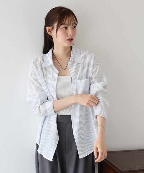 BLUEEAST(ブルーイースト)の「リネンストライプシャツ(シャツ/ブラウス・レディース・ベージュ/ブルー・MEDIUM)」の1枚目の写真