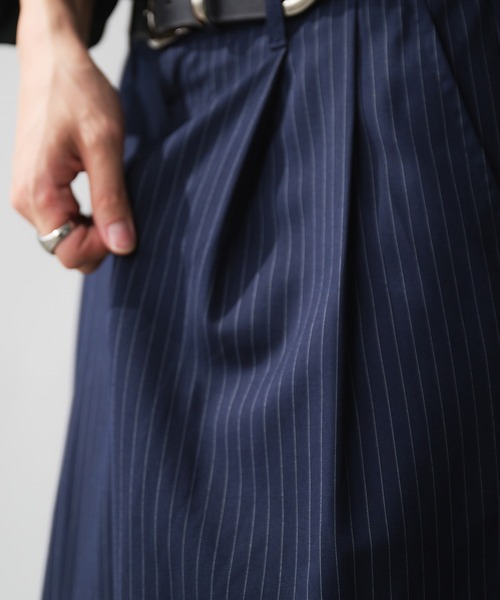 Adoon plain（アドーンプレーン）の「Two-Tuck Wide Stripe Shorts / 2タックワイドストライプショーツ/ショートパンツ（その他パンツ・メンズ・ネイビー/ブラック・LARGE/MEDIUM）」の21枚目の写真