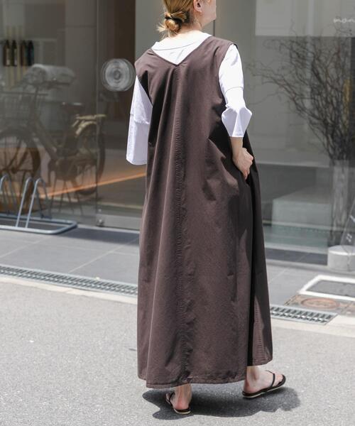 FORK&SPOON（フォークアンドスプーン）の「FORK&SPOON　テントラインUネックワンピース（ワンピース・レディース・ベージュ/ブラウン/ブラック・1/2）」の22枚目の写真