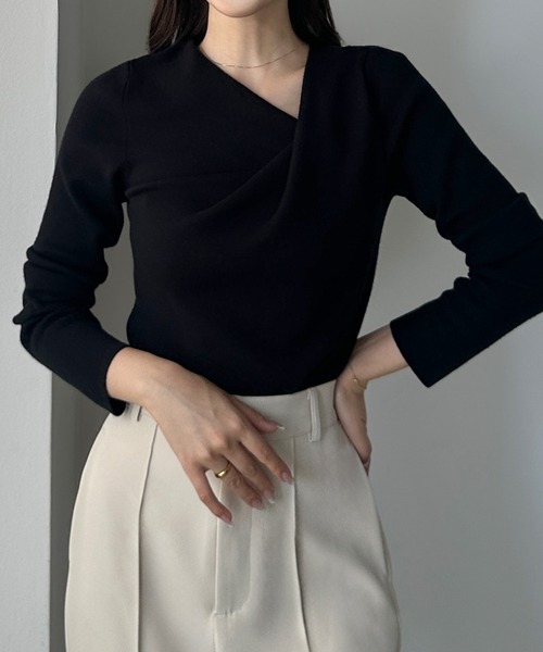 Louere（ルエレ）の「ドレープアシメネックニットトップス（ニット/セーター・レディース・アイボリー/ネイビー/ブラック/チャコール/グレー/ブラウン・MEDIUM/LARGE/SMALL）」の8枚目の写真