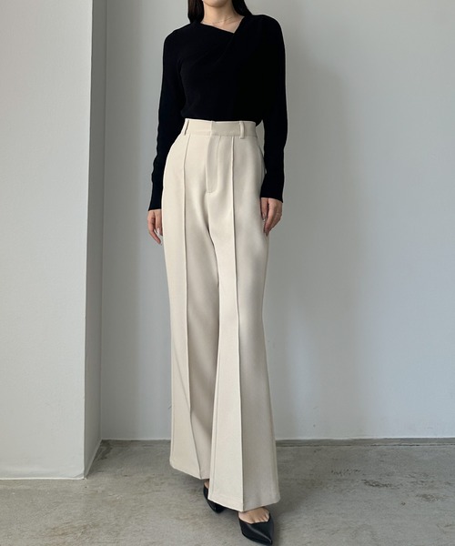 Louere（ルエレ）の「ドレープアシメネックニットトップス（ニット/セーター・レディース・アイボリー/ネイビー/ブラック/チャコール/グレー/ブラウン・MEDIUM/LARGE/SMALL）」の11枚目の写真