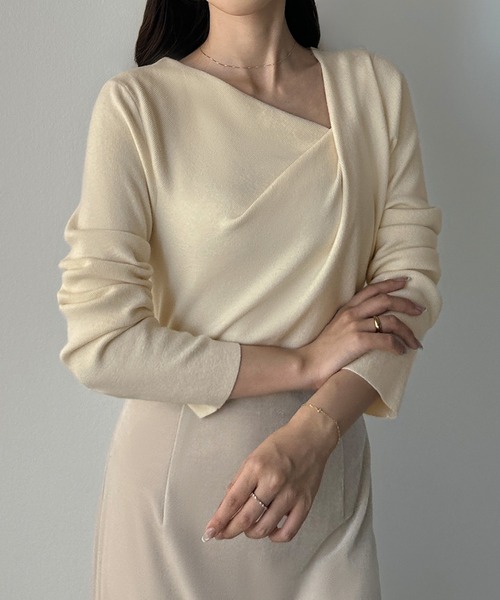 Louere（ルエレ）の「ドレープアシメネックニットトップス（ニット/セーター・レディース・アイボリー/ネイビー/ブラック/チャコール/グレー/ブラウン・MEDIUM/LARGE/SMALL）」の12枚目の写真