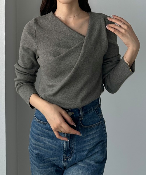 Louere（ルエレ）の「ドレープアシメネックニットトップス（ニット/セーター・レディース・アイボリー/ネイビー/ブラック/チャコール/グレー/ブラウン・MEDIUM/LARGE/SMALL）」の17枚目の写真