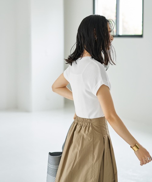 STYLE DELI（スタイルデリ）の「シャリ感とろみリブシアーニットトップス（Tシャツ/カットソー・レディース・ホワイト/ブラック/グレー・FREE）」の12枚目の写真