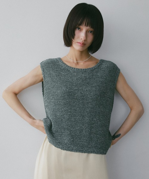 A part by(アパートバイ)の「アセテープニットノースリーブ(ニット/セーター・レディース・ブルー系その他3/ホワイト系その他5/オレンジ系その他2/ブラウン/オフホワイト/グリーン系その他4・FREE)」の4枚目の写真