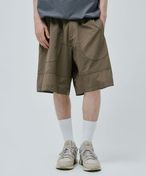 PUBLIC TOKYO(パブリックトウキョウ)の「Dot Airリラックスワイドショーツ(その他パンツ・メンズ・ブラック/グレイッシュベージュ・1/2)」の11枚目の写真