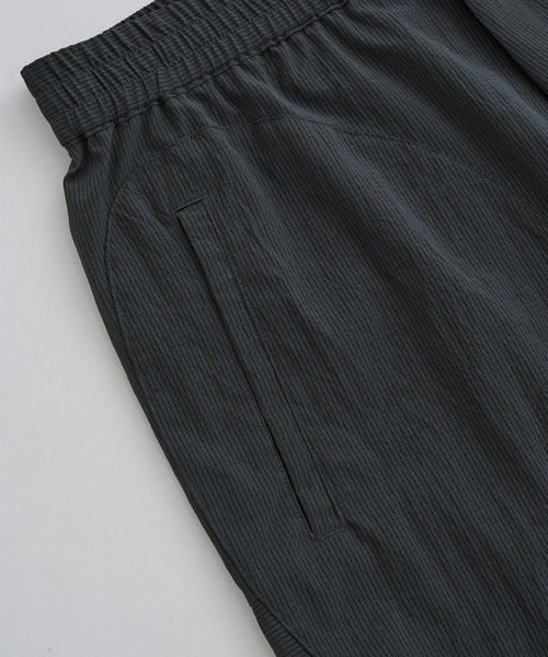 PUBLIC TOKYO(パブリックトウキョウ)の「Dot Airリラックスワイドショーツ(その他パンツ・メンズ・ブラック/グレイッシュベージュ・1/2)」の19枚目の写真