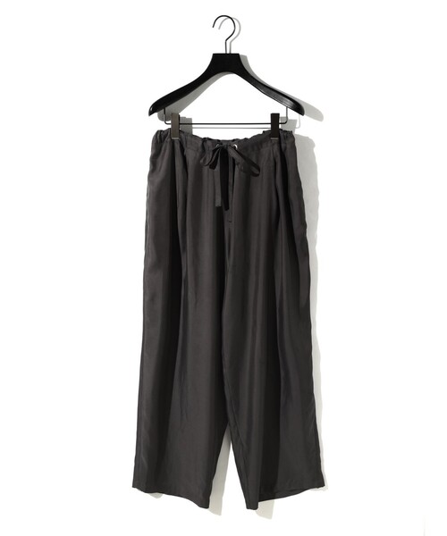 MIDIUMISOLID(ミディウミソリッド)の「MIDIUMISOLID for Ladies リラックスキュプラパンツ(その他パンツ・レディース・ブラック/チャコールグレー/ブラウン・FREE)」の2枚目の写真