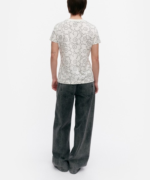 marimekko(マリメッコ)の「Heleys Piirto Unikko / t-shirt(Tシャツ/カットソー・レディース・ホワイト・X-SMALL/SMALL/MEDIUM/LARGE/X-LARGE)」の3枚目の写真