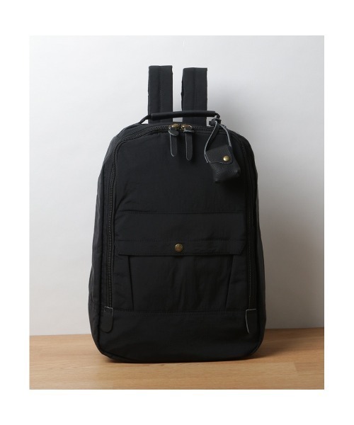 toleur(トーラ)の「toleur ウォッシュナイロンリュック(バックパック/リュック・レディース・ブラック/ベージュ系その他/ベージュ/ダークカーキ/ミント・FREE)」の2枚目の写真