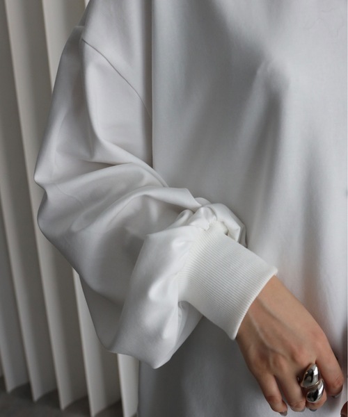 YENNA(イェンナ)の「ボリュームスリーブビックTシャツ(Tシャツ/カットソー・レディース・アイボリー/ブラック・FREE)」の13枚目の写真