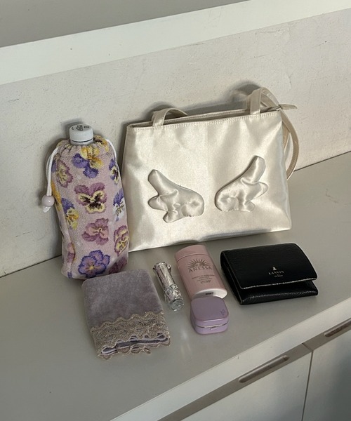 idem(イデム)の「angel satin shoulder bag / エンジェルモチーフサテンショルダーバッグ(ショルダーバッグ・レディース・ピンク/アイボリー/ブラック・FREE)」の11枚目の写真