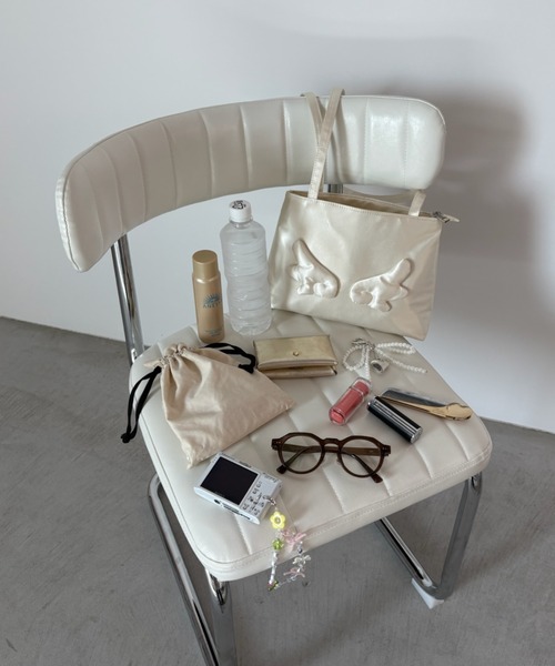 idem(イデム)の「angel satin shoulder bag / エンジェルモチーフサテンショルダーバッグ(ショルダーバッグ・レディース・ピンク/アイボリー/ブラック・FREE)」の5枚目の写真