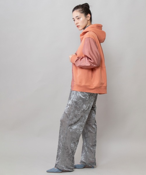 Munich（ミューニック）の「裏毛×ナイロンジップアップフーディー（パーカー・レディース・グレイッシュベージュ/ブラック/ピンク・FREE）」の8枚目の写真