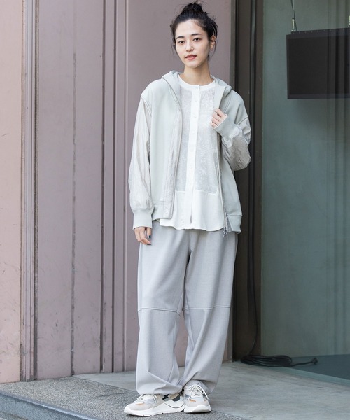 Munich（ミューニック）の「裏毛×ナイロンジップアップフーディー（パーカー・レディース・グレイッシュベージュ/ブラック/ピンク・FREE）」の14枚目の写真