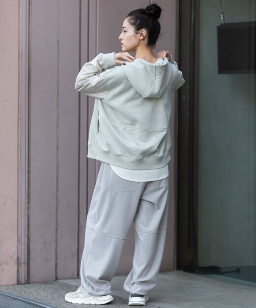 Munich（ミューニック）の「裏毛×ナイロンジップアップフーディー（パーカー・レディース・グレイッシュベージュ/ブラック/ピンク・FREE）」の13枚目の写真