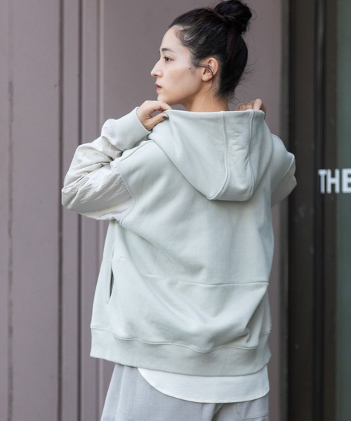 Munich（ミューニック）の「裏毛×ナイロンジップアップフーディー（パーカー・レディース・グレイッシュベージュ/ブラック/ピンク・FREE）」の12枚目の写真