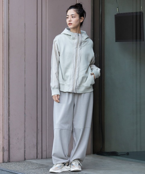 Munich（ミューニック）の「裏毛×ナイロンジップアップフーディー（パーカー・レディース・グレイッシュベージュ/ブラック/ピンク・FREE）」の16枚目の写真