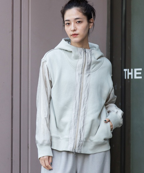 Munich（ミューニック）の「裏毛×ナイロンジップアップフーディー（パーカー・レディース・グレイッシュベージュ/ブラック/ピンク・FREE）」の17枚目の写真