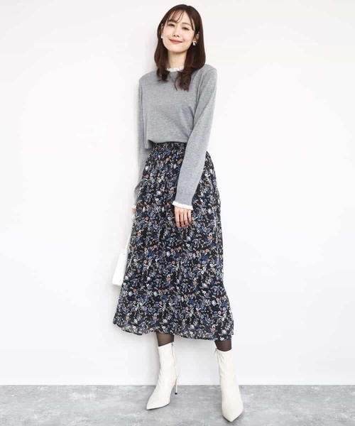 MK MICHEL KLEIN（エムケーミッシェルクラン）の「フラワードットプリントシフォンスカート/洗える（スカート・レディース・ブラック/グレー・38）」の4枚目の写真