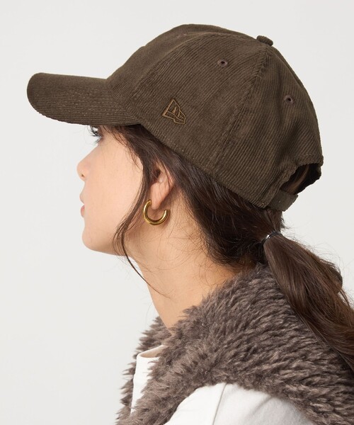 NEW ERA（ニューエラ）の「【別注】＜NEW ERA＞920 MLB コーデュロイ キャップ / 帽子（キャップ・レディース・オフホワイト/ブラック/ダークブラウン/ネイビー・FREE）」の8枚目の写真