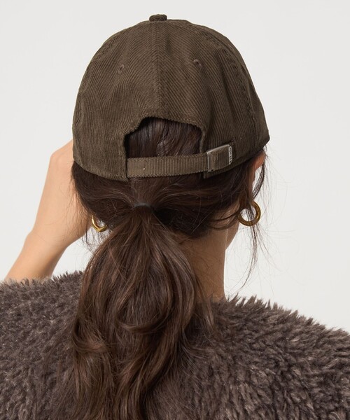 NEW ERA（ニューエラ）の「【別注】＜NEW ERA＞920 MLB コーデュロイ キャップ / 帽子（キャップ・レディース・オフホワイト/ブラック/ダークブラウン/ネイビー・FREE）」の9枚目の写真