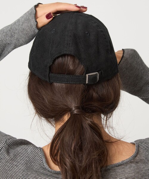 NEW ERA（ニューエラ）の「【別注】＜NEW ERA＞920 MLB コーデュロイ キャップ / 帽子（キャップ・レディース・オフホワイト/ブラック/ダークブラウン/ネイビー・FREE）」の19枚目の写真