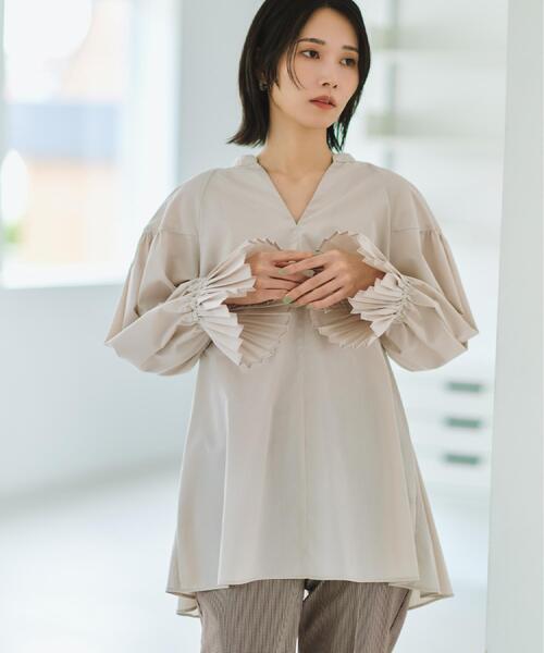 フォクシー・オデット・新品同様シャツブラウス・ FOXEY BOUTIQUE(フォクシー) Modern Plisse 後ろプリーツブラウス 44663