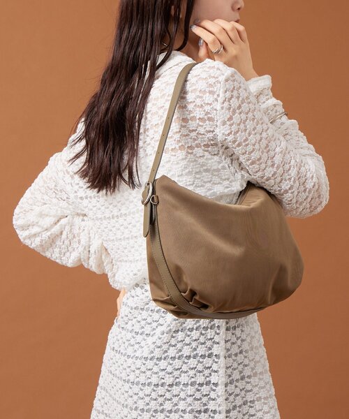 mystic（ミスティック）の「【コーディネートのアクセントに◎】リングバックルワンハンドBAG（ハンドバッグ・レディース・イエロー/オリーブ・ONE SIZE）」の4枚目の写真