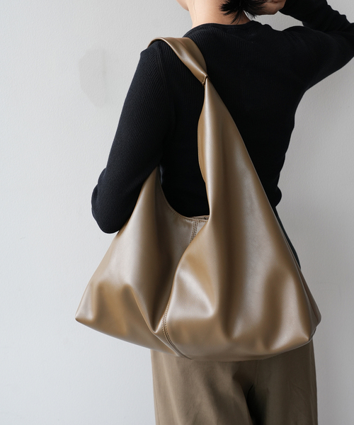 SLOBE IENA(スローブイエナ)の「《追加7》SLOBE トライアングルBAG(トートバッグ・レディース・チョコ/ブラック・FREE)」の2枚目の写真