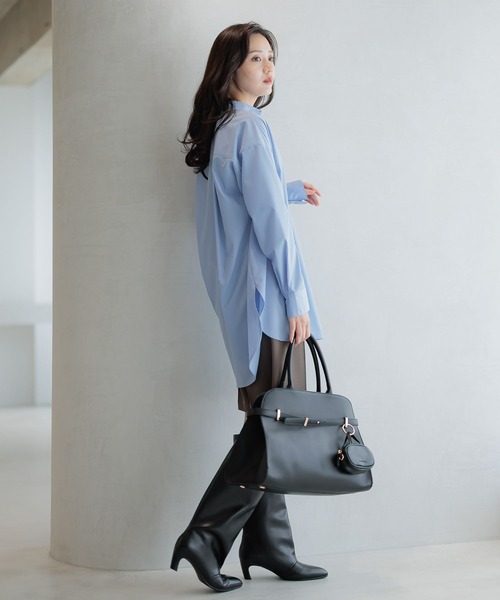 Andemiu(アンデミュウ)の「BIGシルエットシャツ589209(シャツ/ブラウス・レディース・ブルー/オフホワイト/モカ・FREE)」の15枚目の写真