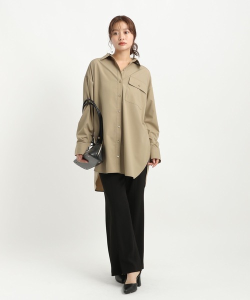 Andemiu(アンデミュウ)の「BIGシルエットシャツ589209(シャツ/ブラウス・レディース・ブルー/オフホワイト/モカ・FREE)」の19枚目の写真